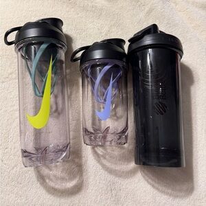 Nike Shaker Bottle Bundle